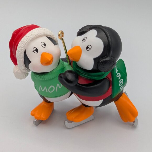 Hallmark Keepsake Mom and Dad 1989, Vintage Christmas Ornament - Picture 1 of 12